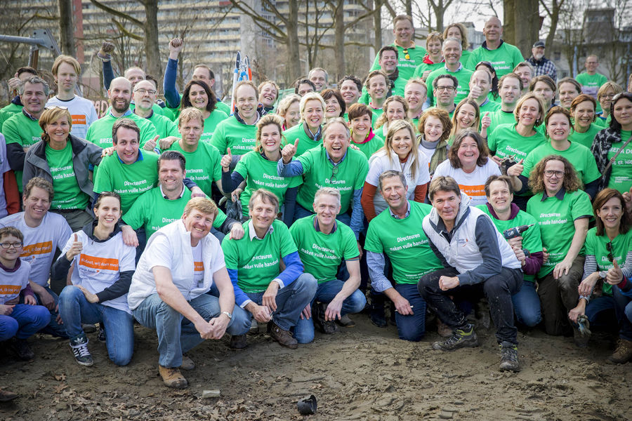 Utrechtse ondernemers, samen met Koning Willem-Alexander en Koningin Máxima, tijdens NLdoet in Utrecht