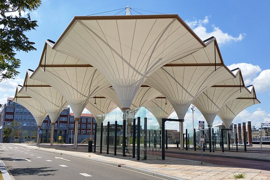 Het Stationsplein bij Hoog Catharijne in Utrecht